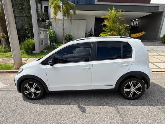 VOLKSWAGEN UP 1.0 170 TSI TOTAL FLEX XTREME 4P MANUAL